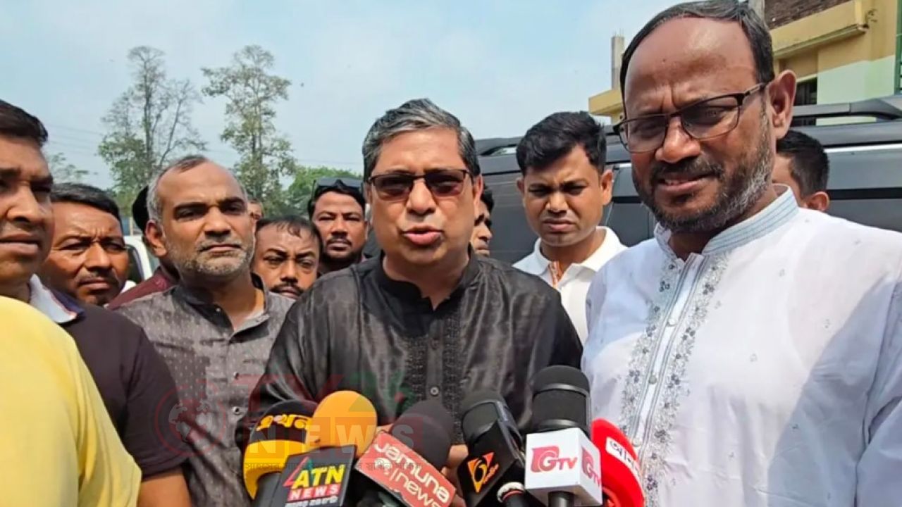 তেল আমদানি ও সরবরাহ ব্যবস্থা স্বাভাবিক: স্থানীয় সরকার প্রতিমন্ত্রী