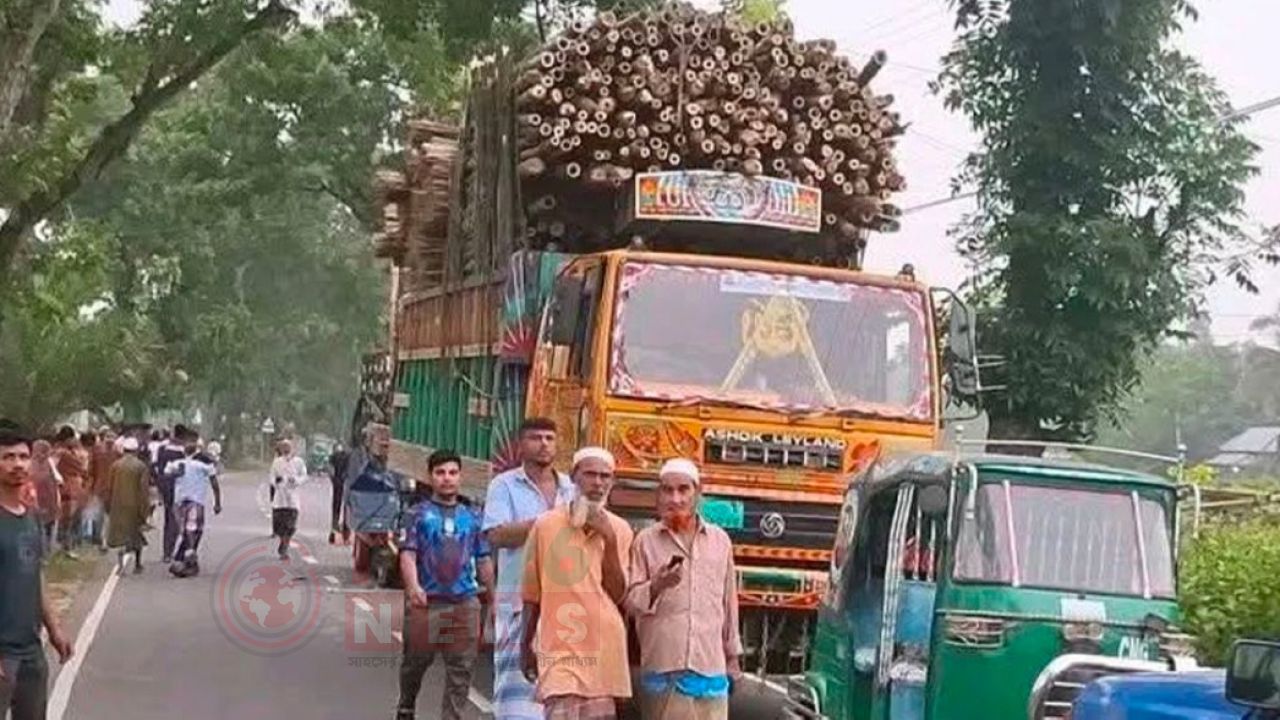টাঙ্গাইলে পিকআপের ধাক্কায় ৪ জনের মৃত্যু