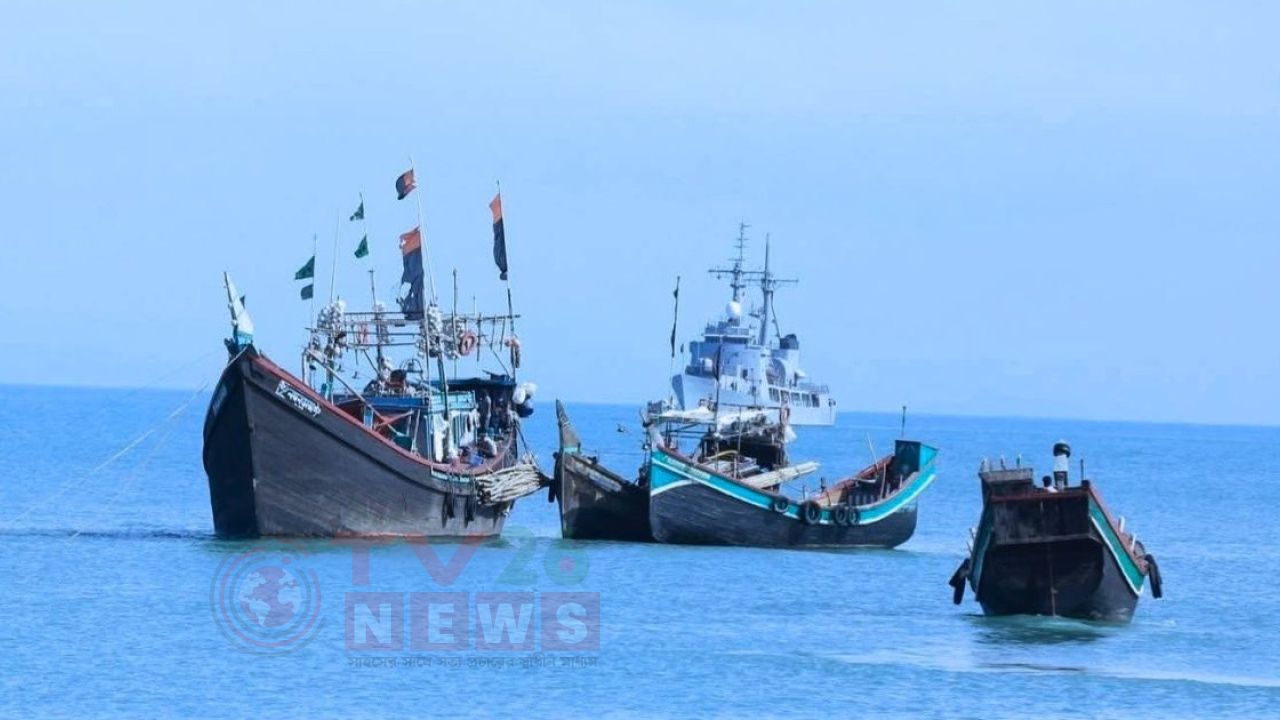 বাংলাদেশি ট্রলারসহ ৫ রোহিঙ্গা জেলেকে ধরে নিয়ে গেল আরাকান আর্মি