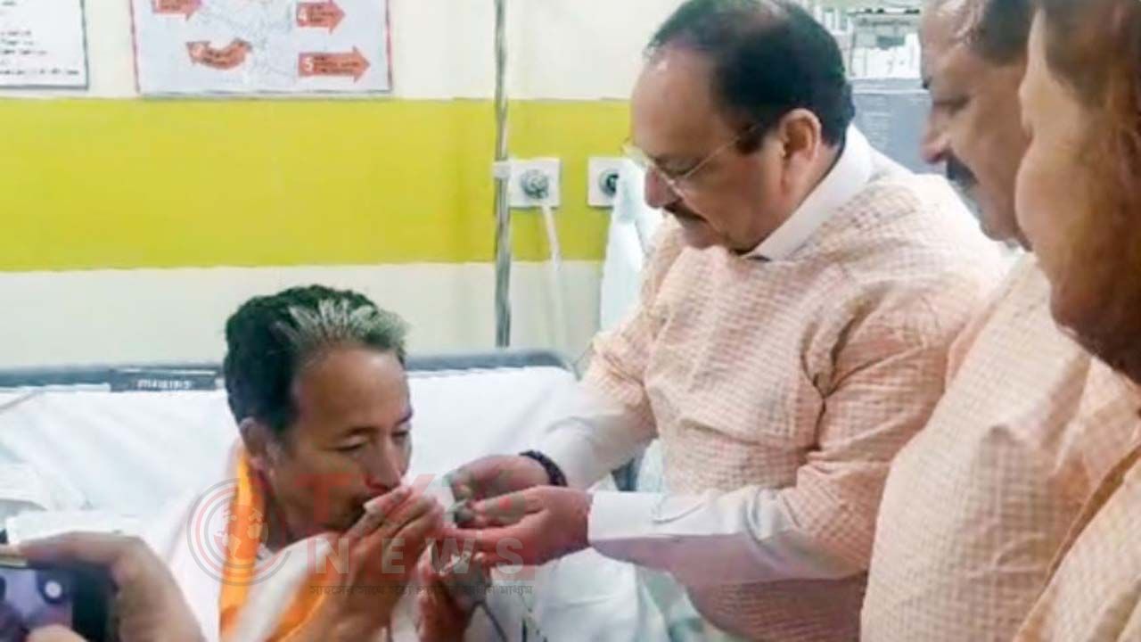 সোনাম ওয়াংচুক অনশন ভাঙছেন