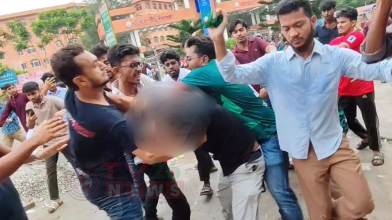 বরিশাল বিশ্ববিদ্যালয়ে ছাত্রদল-ছাত্রশিবির সংঘর্ষ, আহত ১০