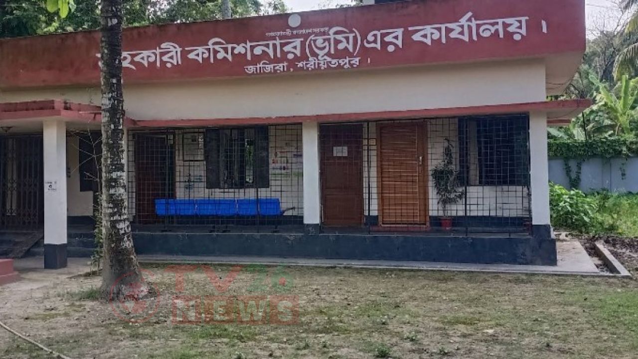 ভূমি অফিসে অনিয়ম-হয়রানি ঠেকাতে ডিসিদের ১৪ নির্দেশনা