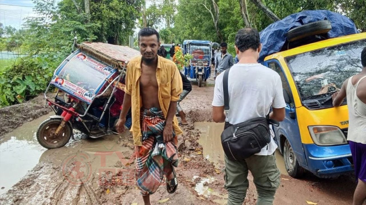 তিন মাসও টিকল না ৩৬ লাখ টাকার সড়ক সংস্কার