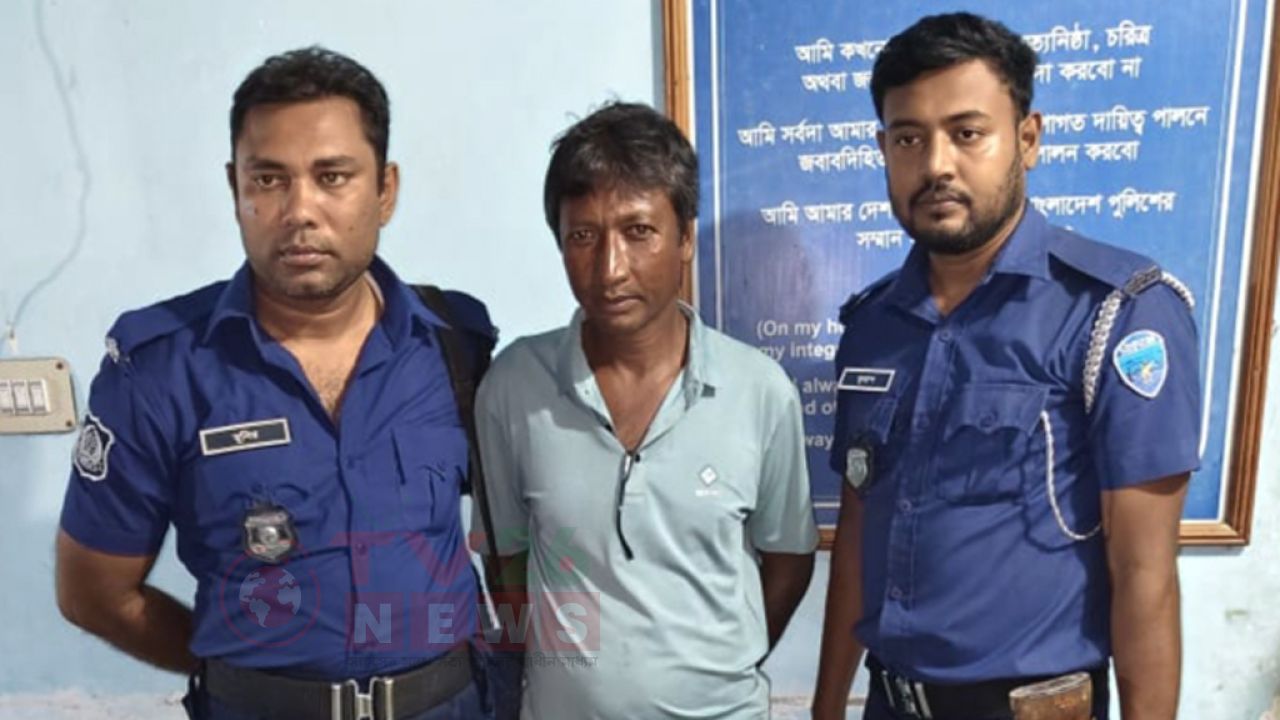 সাংবাদিকদের মারধর ও সরঞ্জাম ছিনিয়ে নেওয়ার মামলায় গাংনীতে আটক ১