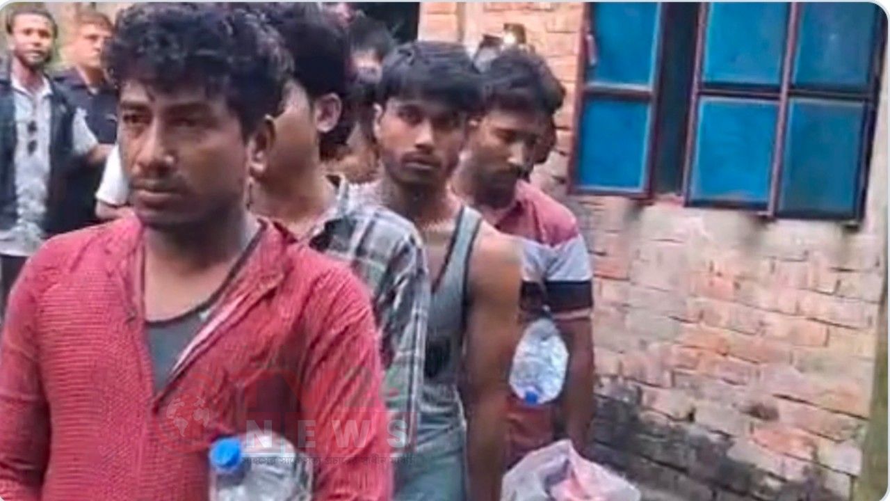 টেকনাফে মানবপাচারকারীদের আস্তানা থেকে ১৭ জন ভিকটিমকে উদ্ধার