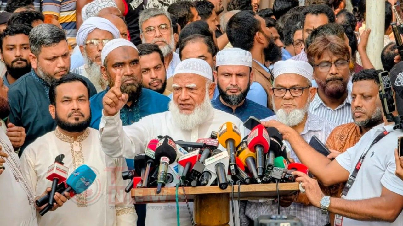 রাড্ডায় স্বাস্থ্যকেন্দ্র পুনঃপ্রতিষ্ঠায় জামায়াতের ৫০ লাখ টাকা অনুদান