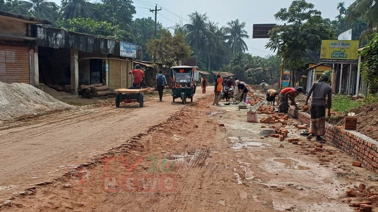 পাথরের বদলে ইট-বালু দিয়ে ১২ কোটি টাকায় মহাসড়ক সংস্কার