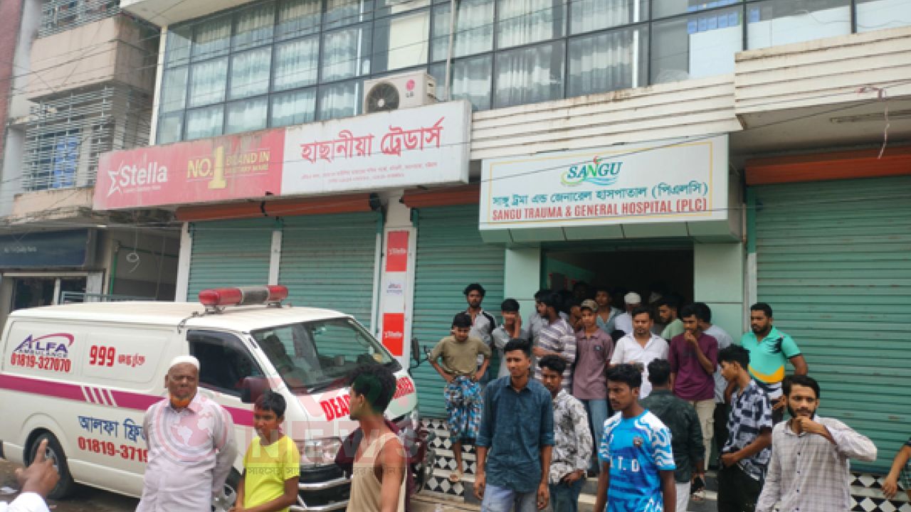 ভুল চিকিৎসায় শিশু মৃত্যুর অভিযোগ, হাসপাতালের সামনে লাশ নিয়ে বিক্ষোভ