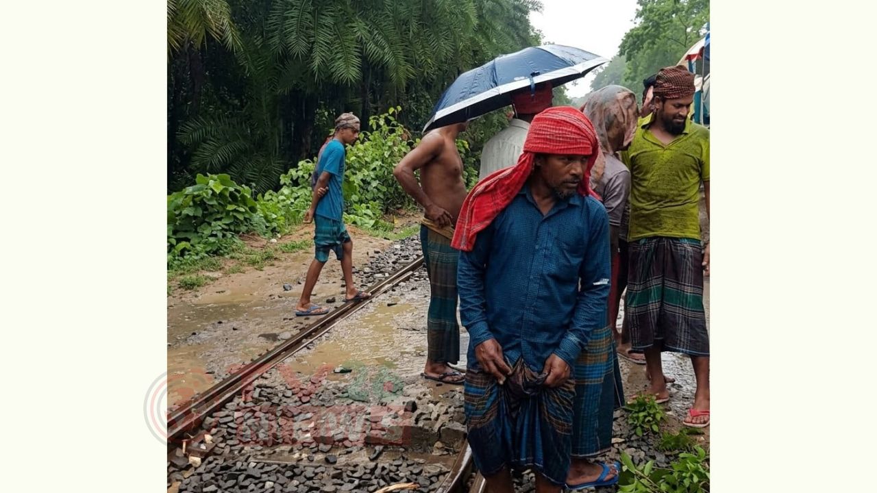 চুয়াডাঙ্গায় হঠাৎ ঝড়ে কয়েকটি গ্রাম লন্ডভন্ড