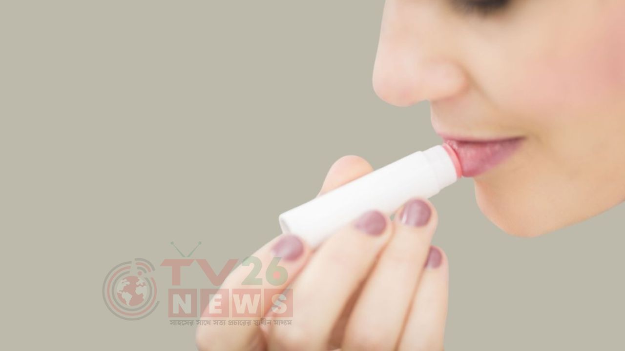 ঠোঁটের শুষ্কতা ও কালচে ভাব কমাতে পারে যে ৫ চর্চা