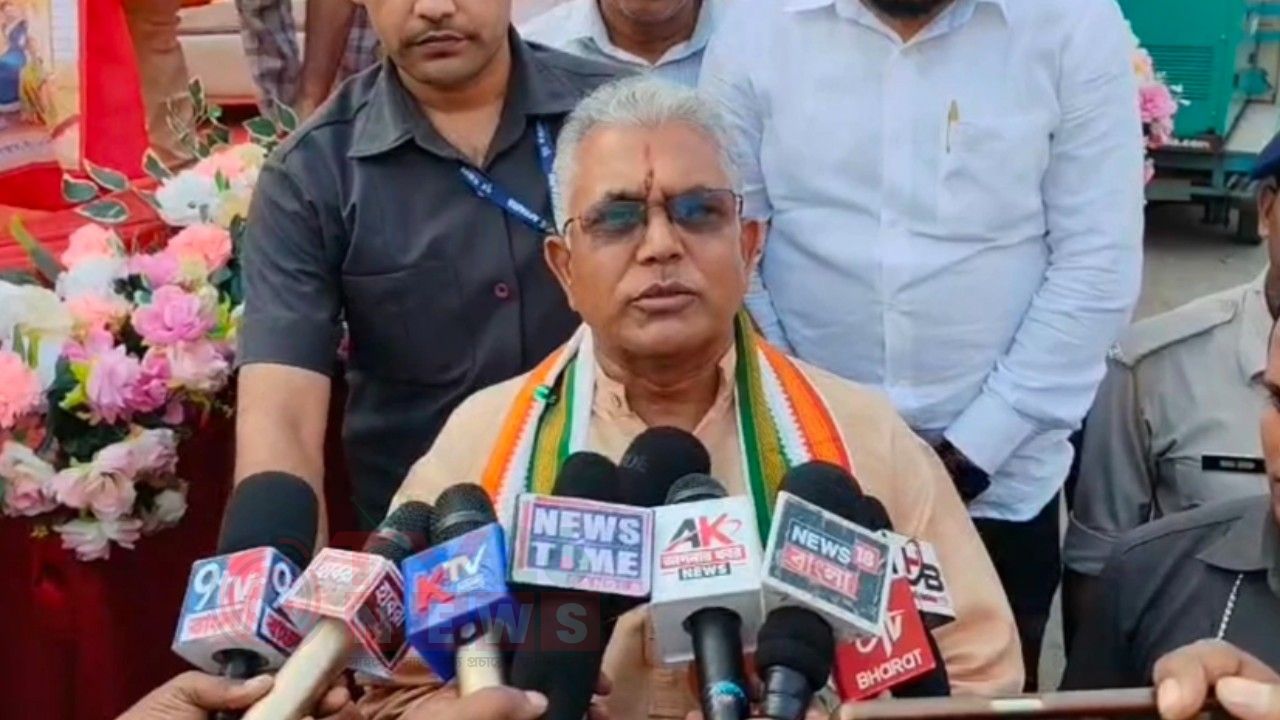 দিল্লির আন্দোলন নিয়ে বাংলাদেশকে নিশানা পশ্চিমবঙ্গের মন্ত্রী দিলীপ ঘোষের