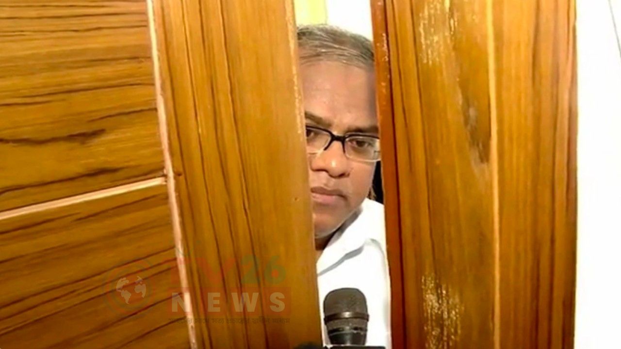২৪ ঘণ্টা অবরুদ্ধ চুয়েট ভিসি, সরকারের হস্তক্ষেপ কামনা