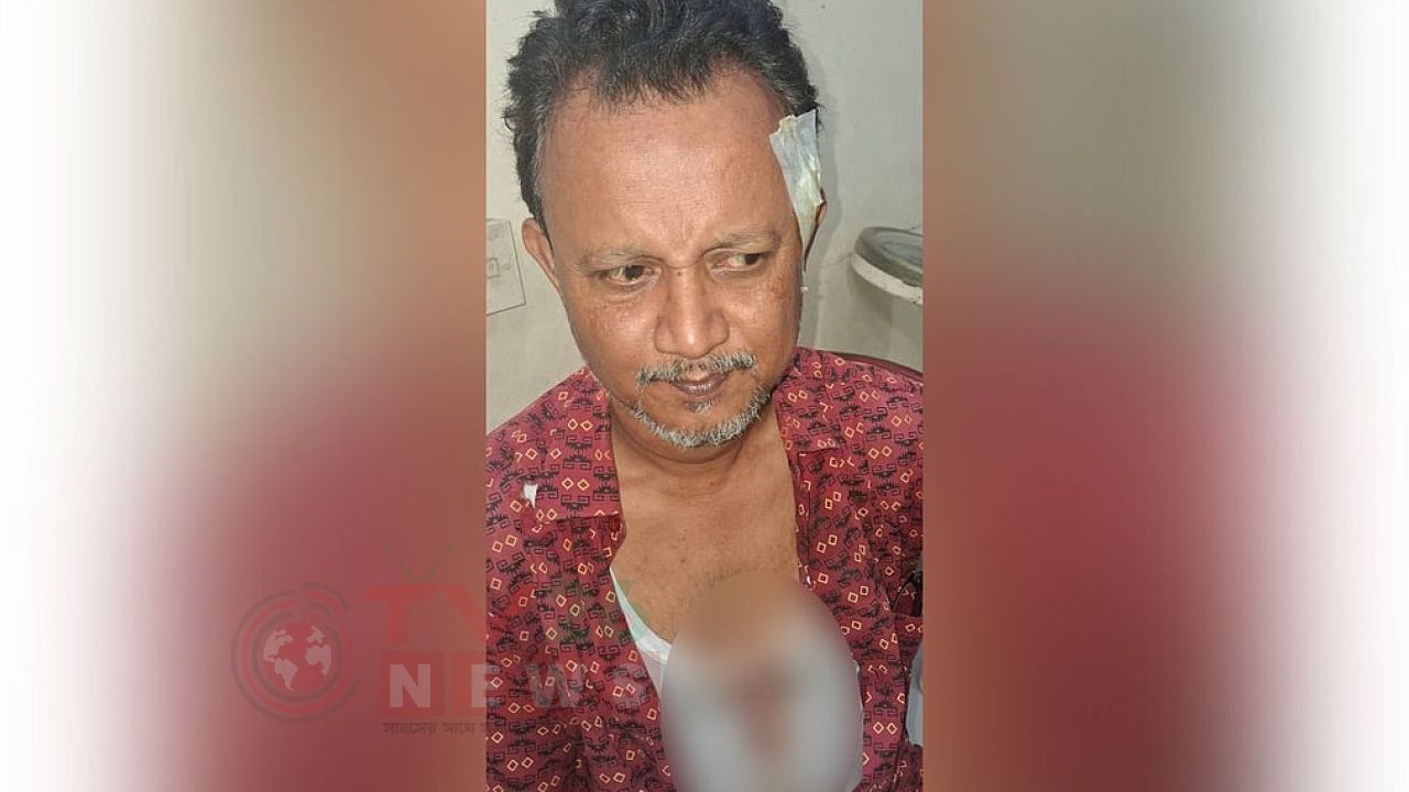 চুল কাটতে বলায় পরীক্ষার হলে কলম দিয়ে শিক্ষককে রক্তাক্ত করল নবম শ্রেণির ছাত্র