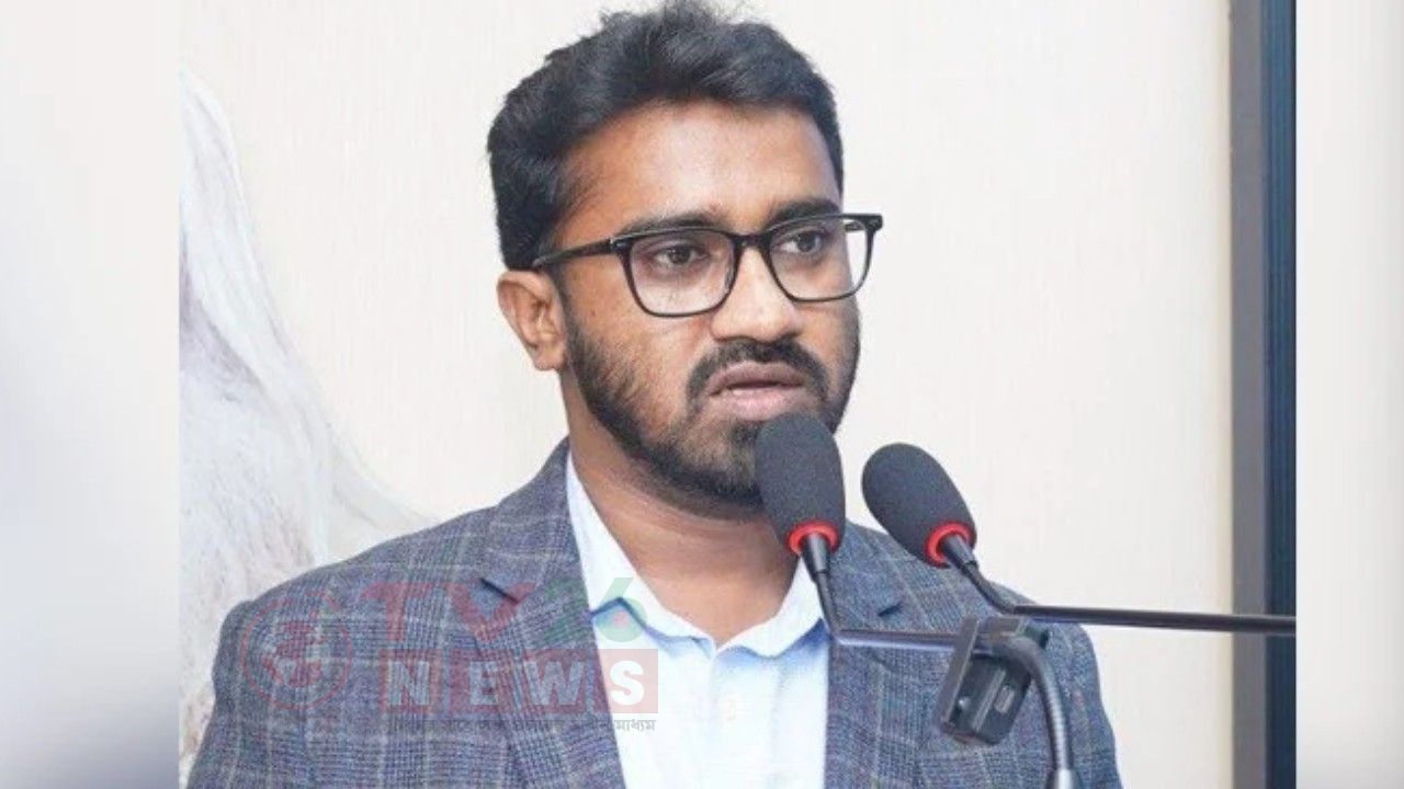 ‘ডিবি অফিসে জুস খেতে খেতে ঘটনাচক্রে নেতা হয়েছে সারজিস, সেও আমাদের আন্দোলন নিয়ে প্রশ্ন তোলে’