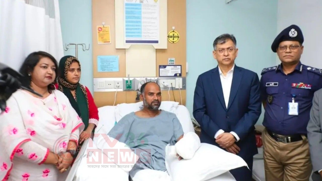 দুর্বৃত্তদের হামলায় আহত পরিদর্শককে দেখতে হাসপাতালে স্বরাষ্ট্রমন্ত্রী