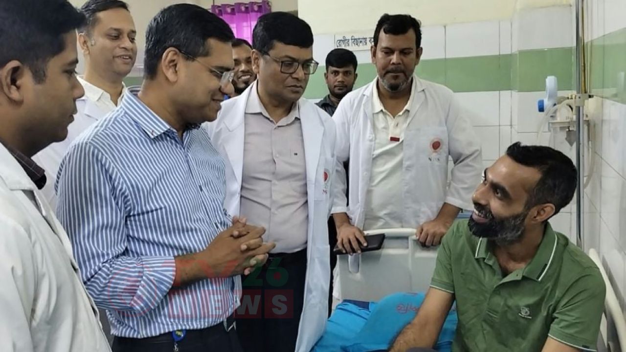 সাবেক ছাত্রদল নেতা সাইফুলকে দেখতে হাসপাতালে ডা. বিটু