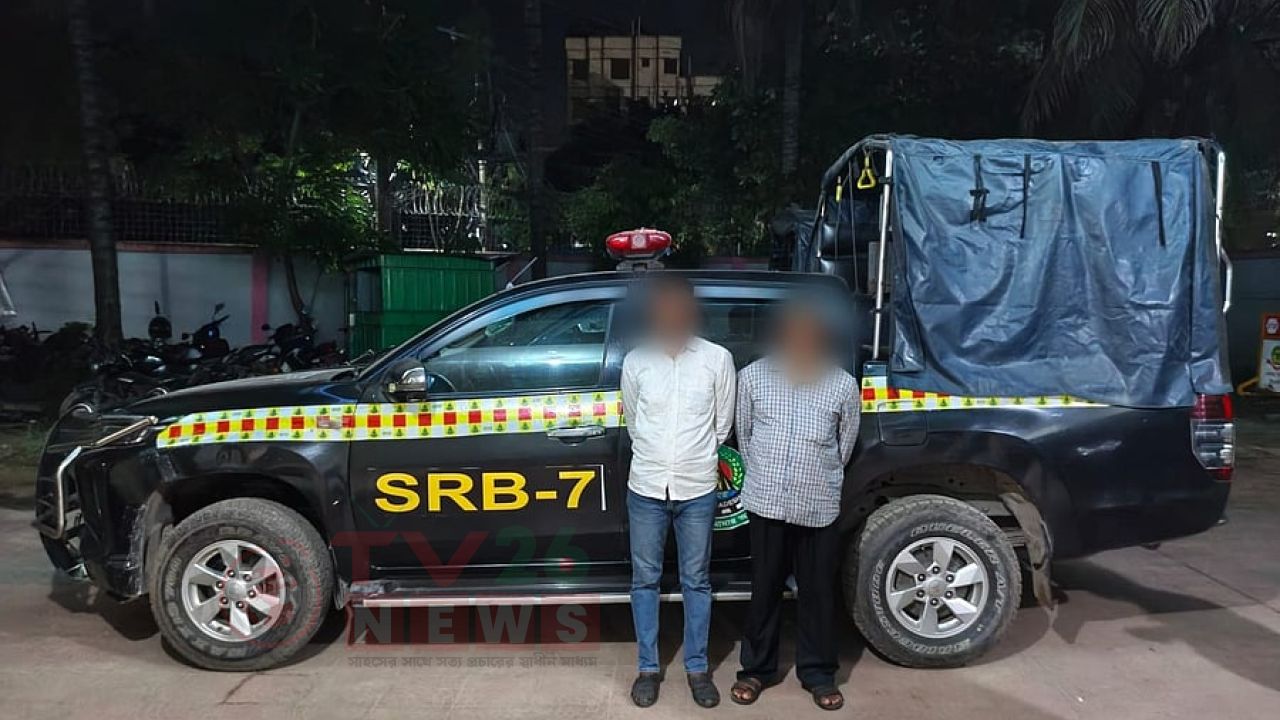 চট্টগ্রাম বন্দর থেকে নারায়ণগঞ্জ নেওয়ার পথে ৮০ লাখ টাকার কাপড় উধাও, গ্রেপ্তার ২