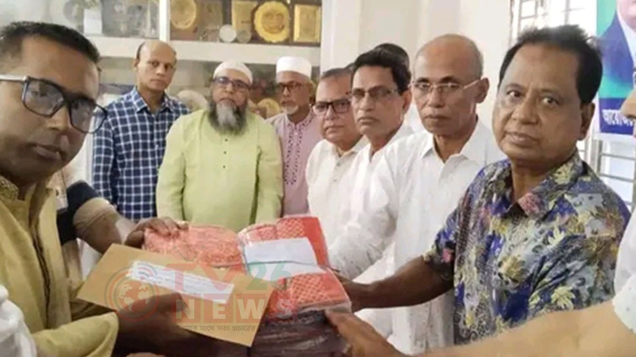 কলাপাড়ায় ১৭ পূজামণ্ডপে অনুদান, শাড়ি বিতরণ