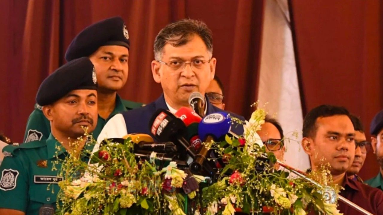 আমাকে দেখলে তো লোকে সংবিধান বলে: স্বরাষ্ট্রমন্ত্রী