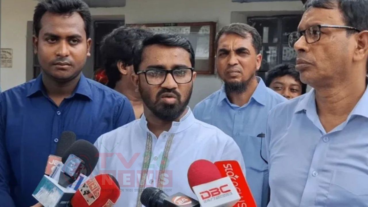 ‘বিএনপি ক্ষমতায় না থাকলে আপনাদের শকুনের মত ঠুকরে ঠুকরে ছিঁড়ে খাবে আওয়ামী লীগ’