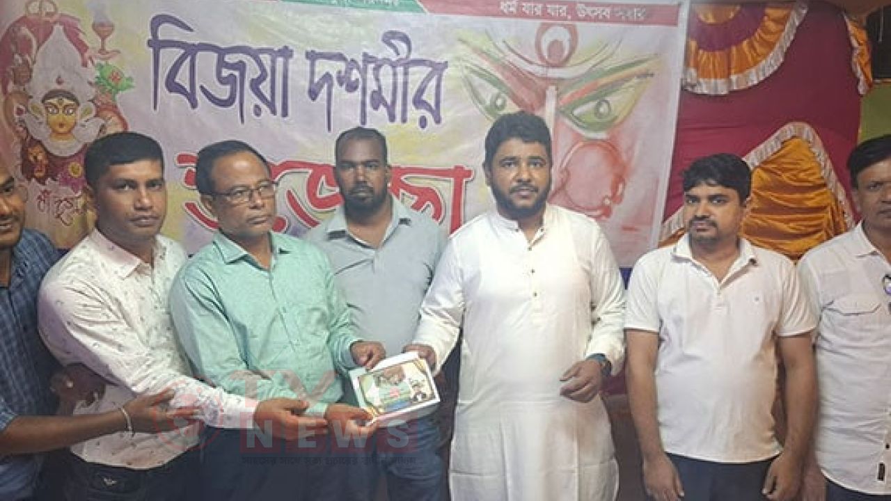 জয়পুরহাটে পূজামণ্ডপ পরিদর্শন ও শুভেচ্ছা বিনিময় করলেন আদনান