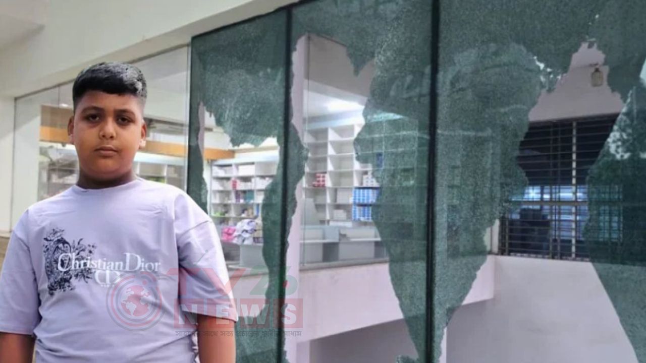 সাভারে ভুল চিকিৎসায় ১১ বছর বয়সী শিশুর মৃত্যু, হাসপাতাল ভাঙচুর