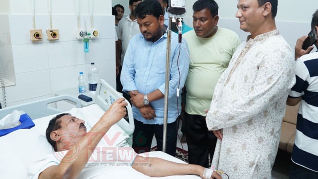 উন্নত চিকিৎসার জন্য ঢাকায় পাঠানো হয়েছে অসুস্থ ভূমিমন্ত্রীকে
