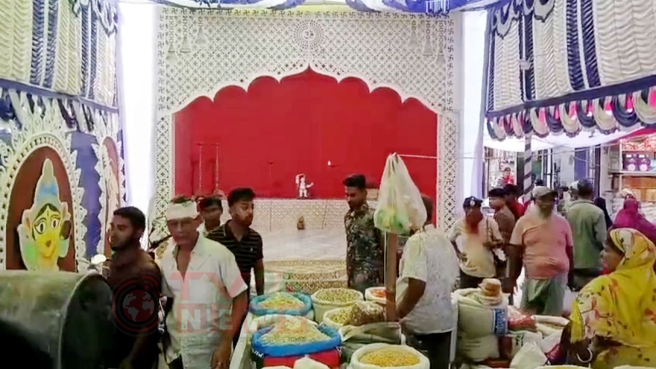 ফরিদপুরে প্রতিমা বিসর্জন নিয়ে দুই মন্দিরের পূজার্থীদের সংঘর্ষ, আহত ১০