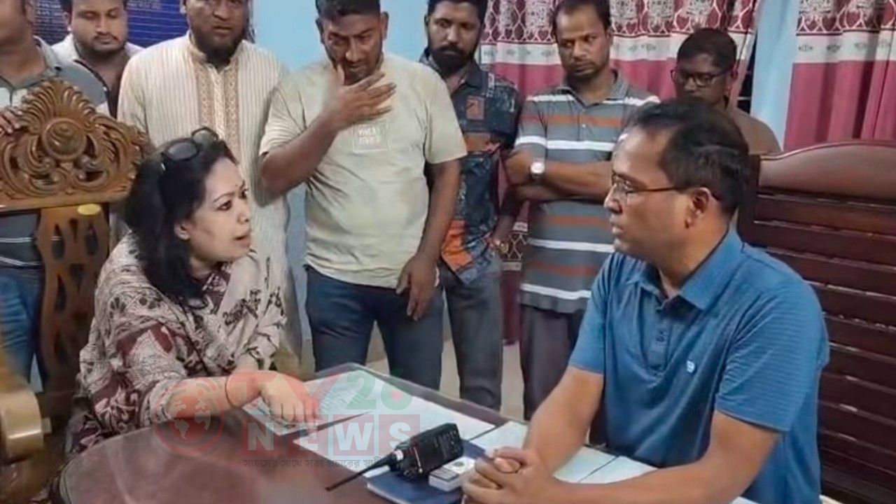 নেতাকর্মী ও সমর্থকদের নিয়ে থানায় রুমিন ফারহানা, ওসির সঙ্গে বাকবিতণ্ডা
