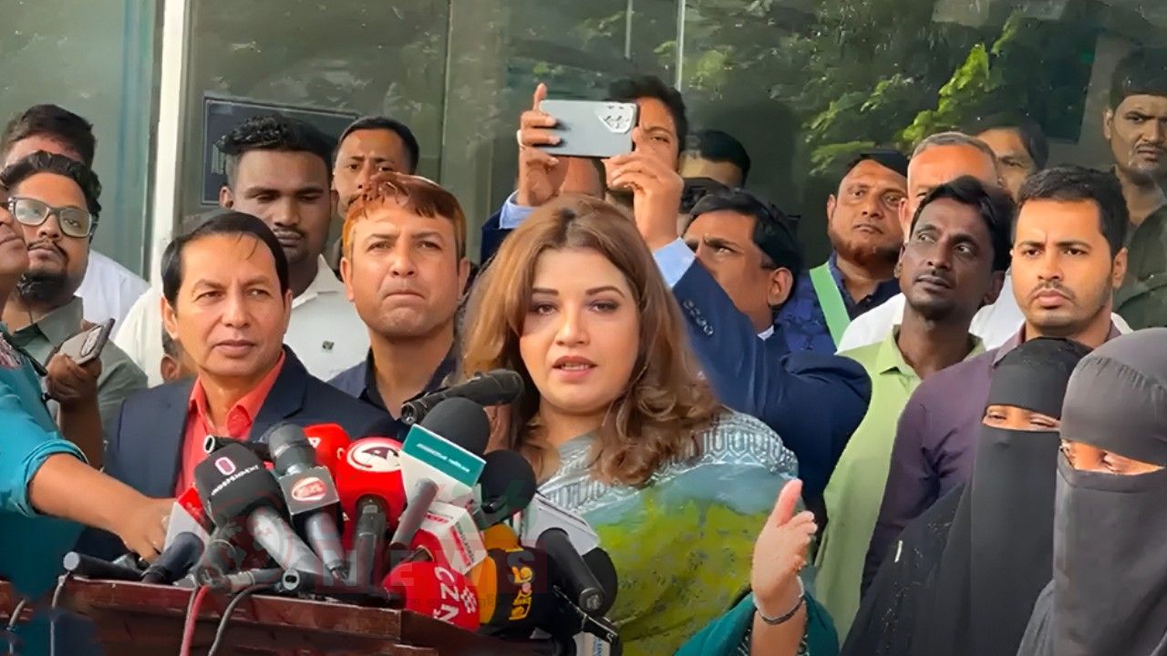 সৌদিতে ক্ষেপণাস্ত্র হামলায় নিহত বাংলাদেশীর মরদেহ গ্রহণ করলেন পররাষ্ট্র প্রতিমন্ত্রী 