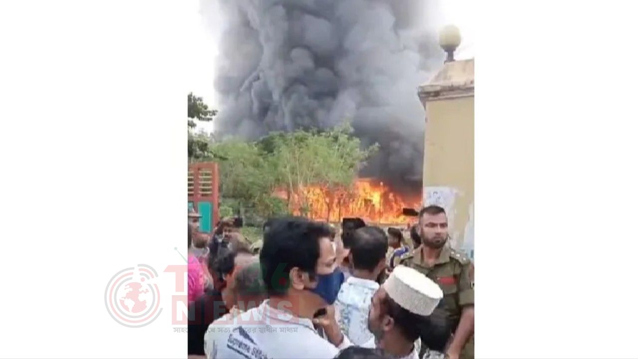 গাজীপুরে পোশাক কারখানায় আগুন