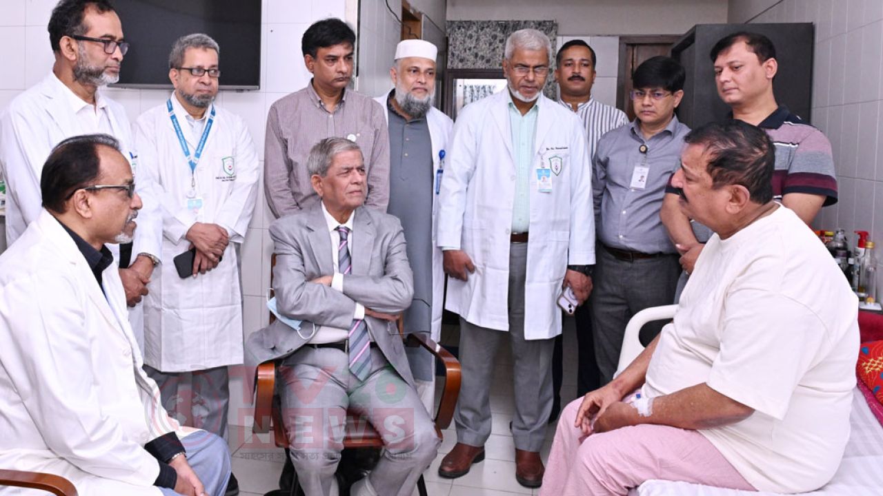 ভূমিমন্ত্রীকে দেখতে হাসপাতালে রাষ্ট্রপতি
