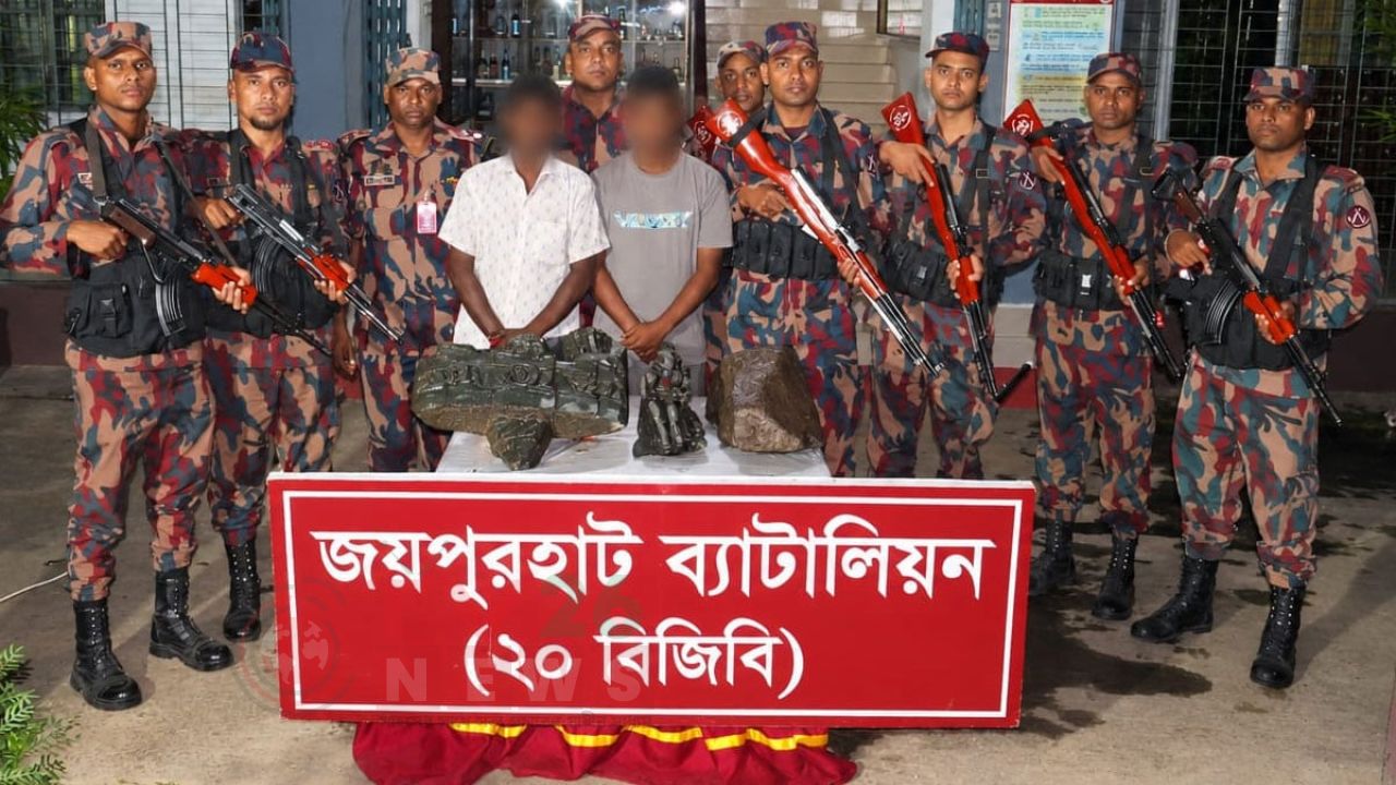 পাঁচবিবিতে ভারতে পাচারের আগে কষ্টিপাথরের মূর্তি উদ্ধার, আটক ২